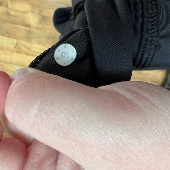 Lululemon Work The Circuit Tank Top Built In Bra Gray Black Size 10 - Picture 6 of 7